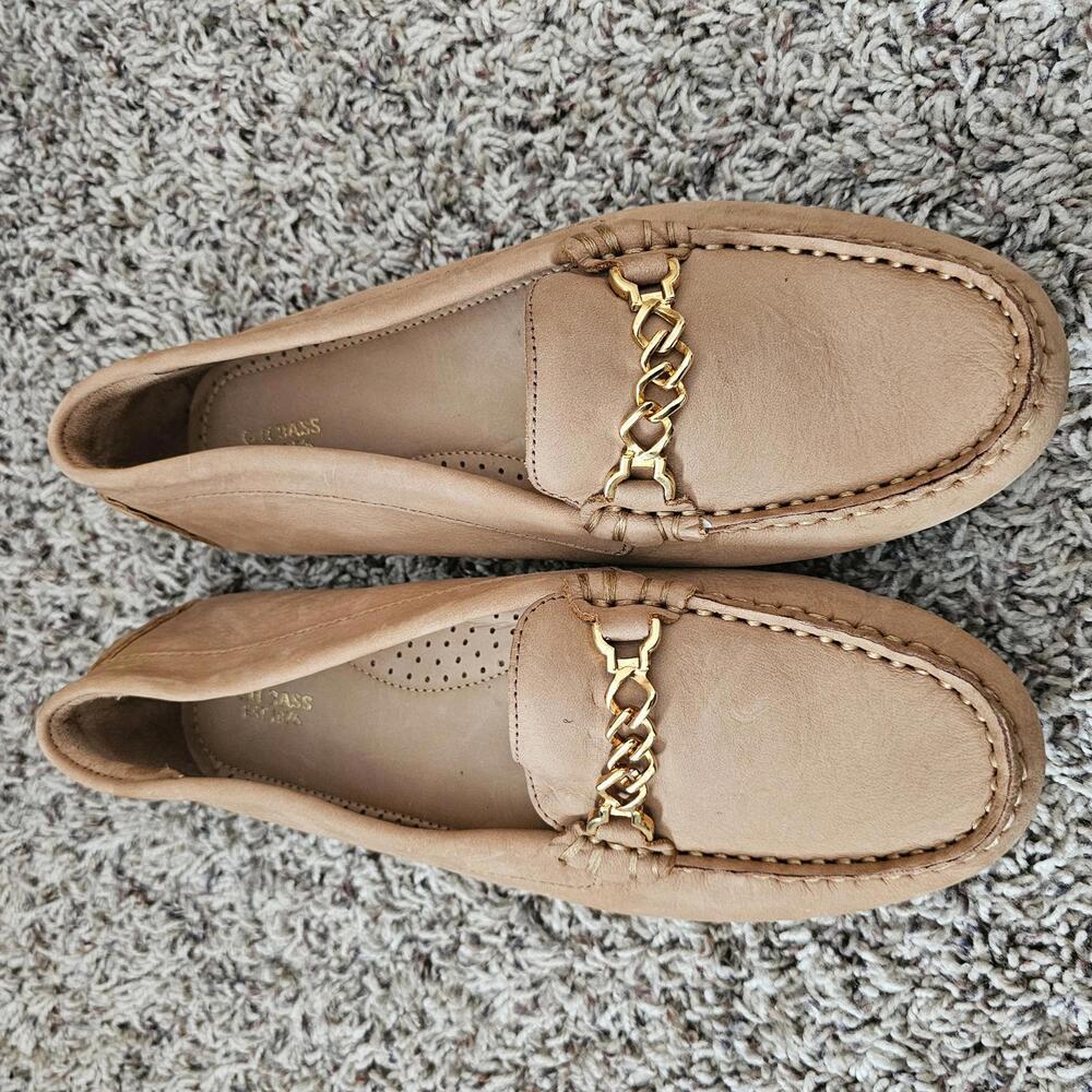 G. H.‎ Bass  Tan Leather Loafers with Gold Chain Accent sz 7.5